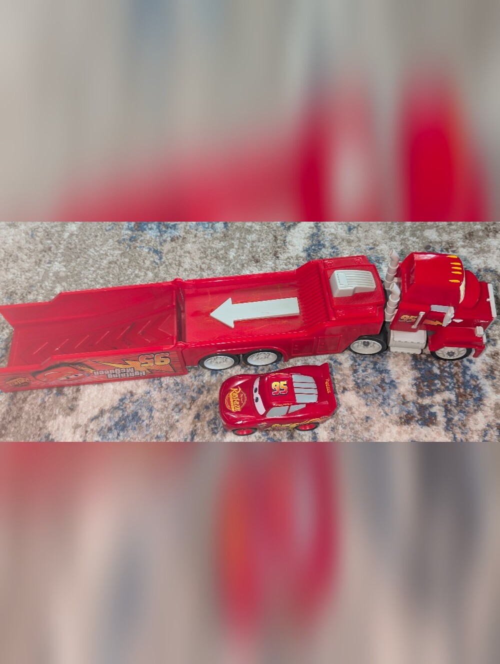Cars Disney Pixar 16" Mack Hauler Semi & Lightning McQueen Car - Picture 4 of 7
